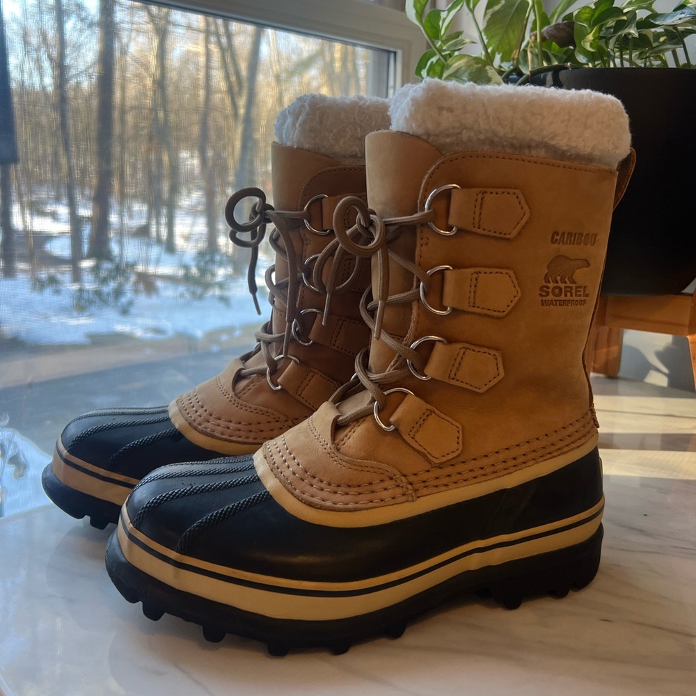 Women’s 7 Sorel Caribou Winter Boot